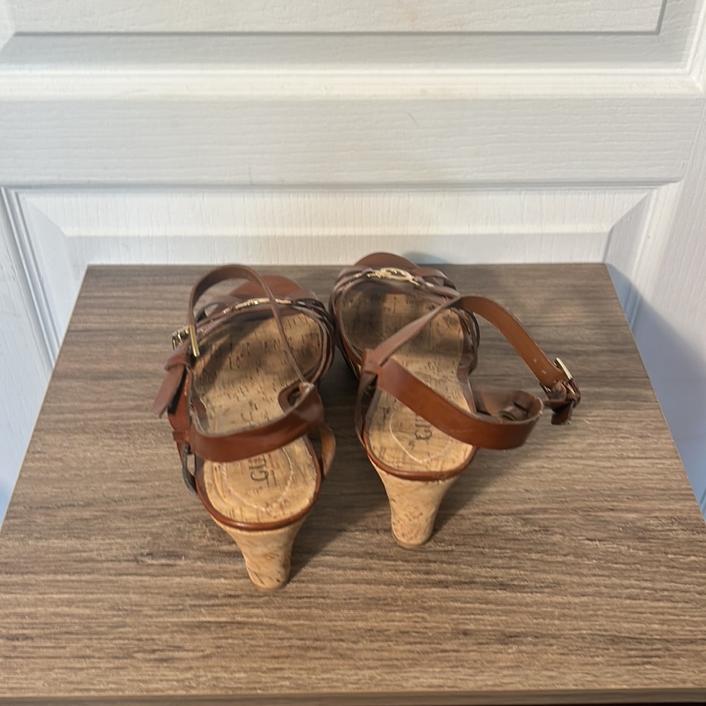 GUESS LOTIE WEDGES SANDALS IN BROWN IN SIZE 9.5 M - Picture 4 of 7